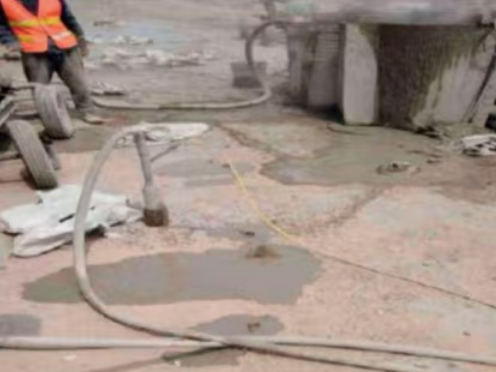 长阳水泥混凝土路面板底注浆技术 路面脱空注浆整治方案